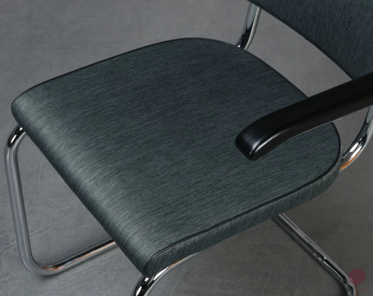 Thonet S64 PV Freischwinger mit Polster in Grün Grau gebraucht