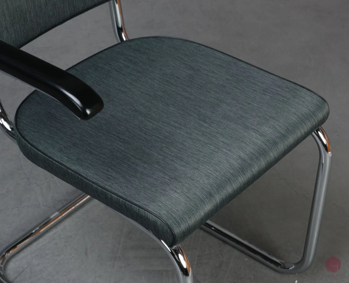 Thonet S64 PV Freischwinger mit Polster in Grün Grau gebraucht