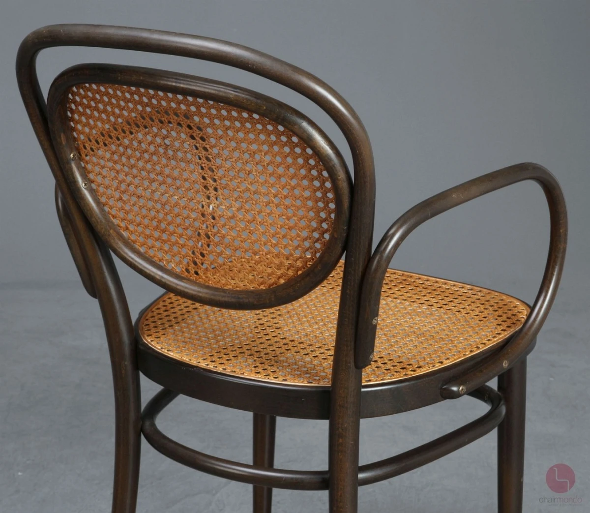 Thonet 215 RF Kaffeehaus Stuhl mit Armlehne Dunkelbraun gebraucht Thonet 215 RF Kaffeehaus Stuhl mit Armlehne Dunkelbraun gebraucht