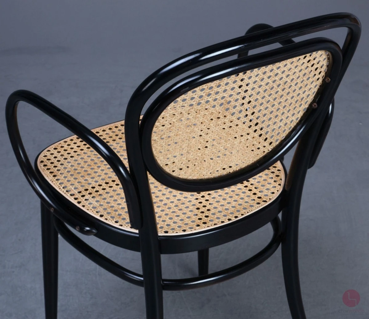 Thonet 215 RF Kaffeehaus Stuhl mit Armlehne Schwarz gebraucht Thonet 215 RF Kaffeehaus Stuhl mit Armlehne Schwarz gebraucht