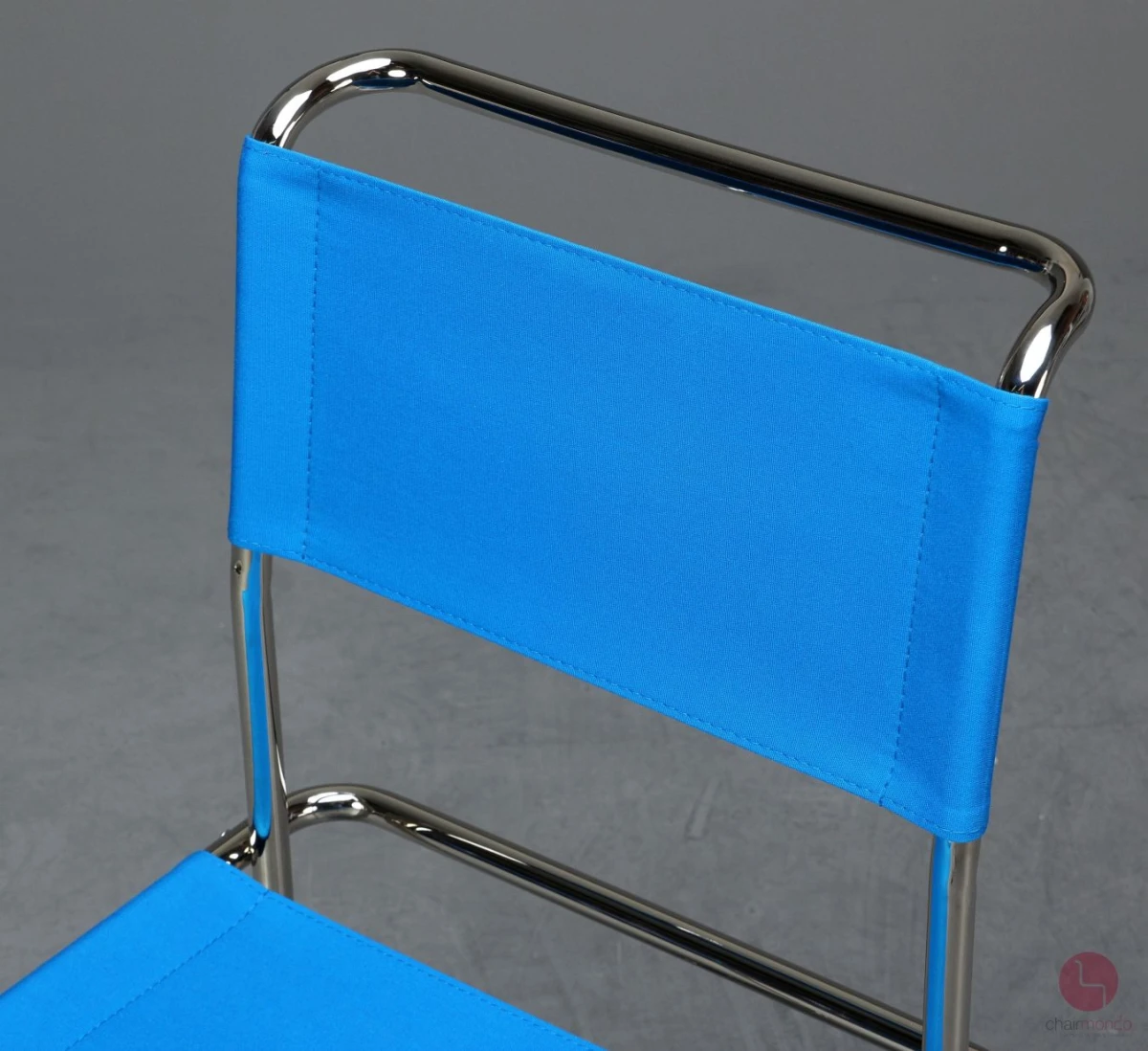 Tecta-B40-Stuhl-Bauhaus-Gurte-Blau-Detailansicht-Rückenlehne-1 Tecta-B40-Stuhl-Bauhaus-Gurte-Blau-Detailansicht-Rückenlehne-1