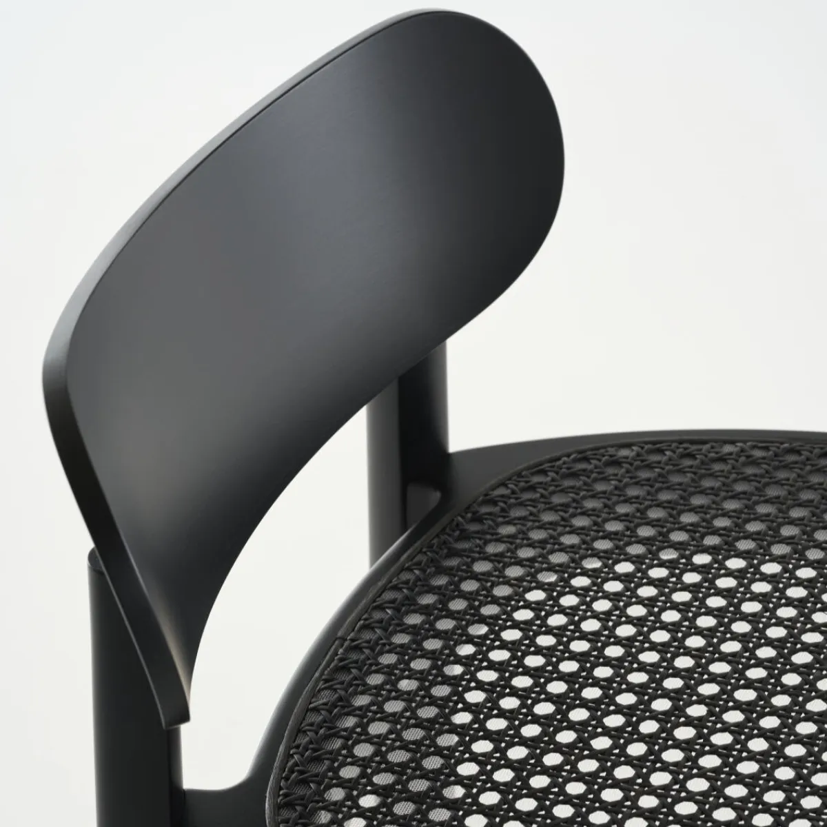 Thonet 118 H Dark Melange Buche schwarz gebeizt Detailansicht