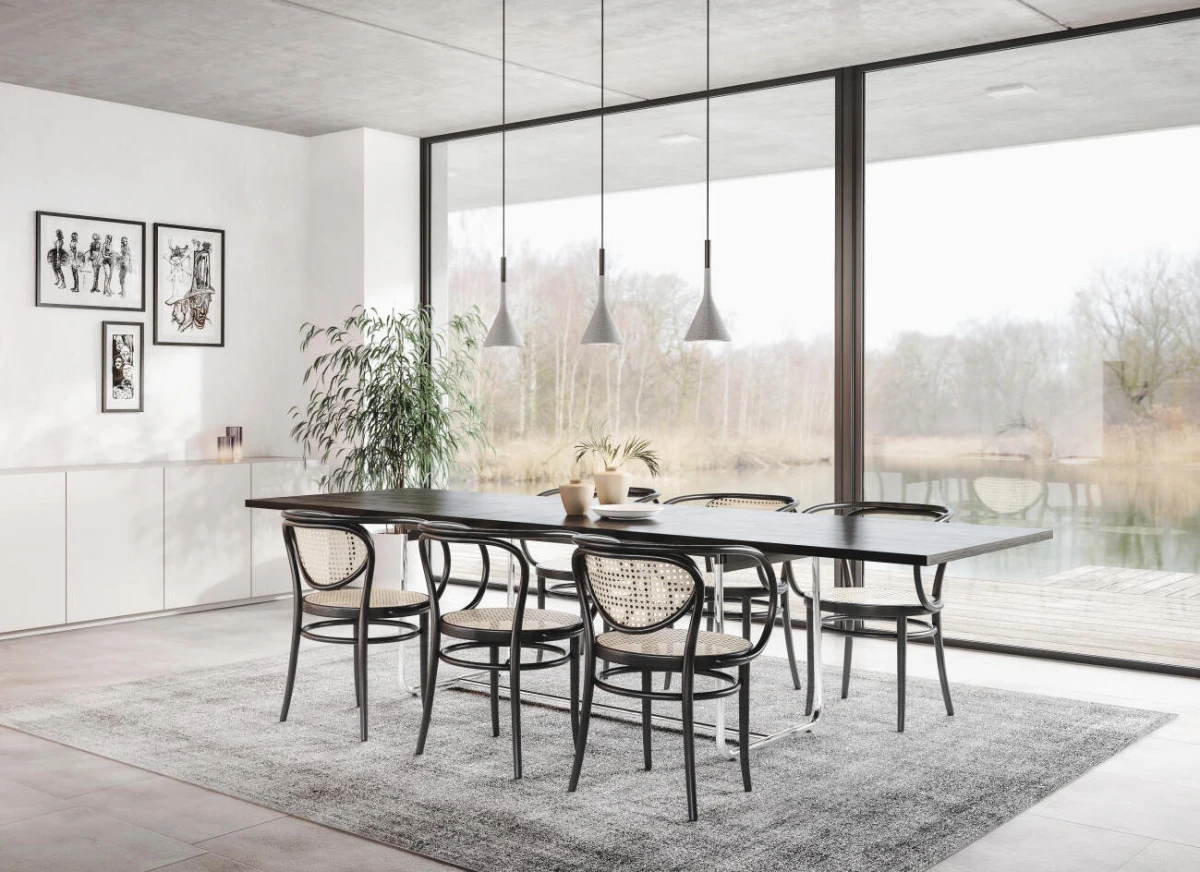 Thonet 209 Sühle in Schwarz um einen Tisch platziert - 6 für 5 Aktion Thonet 209 Sühle in Schwarz um einen Tisch platziert - 6 für 5 Aktion