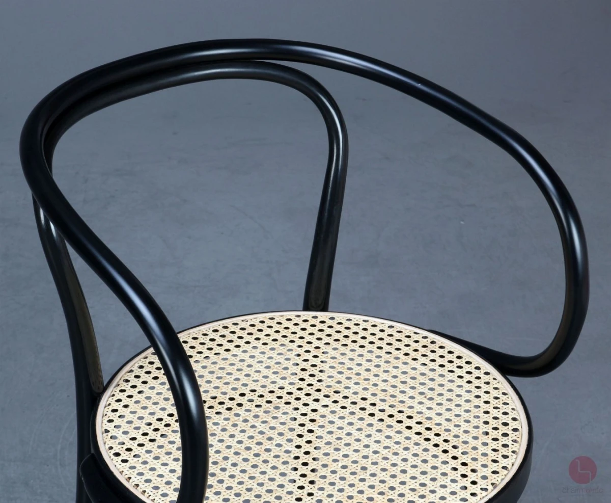 Thonet 209 Kaffeehaus Stuhl mit Wiener Geflecht in Schwarz gebraucht
