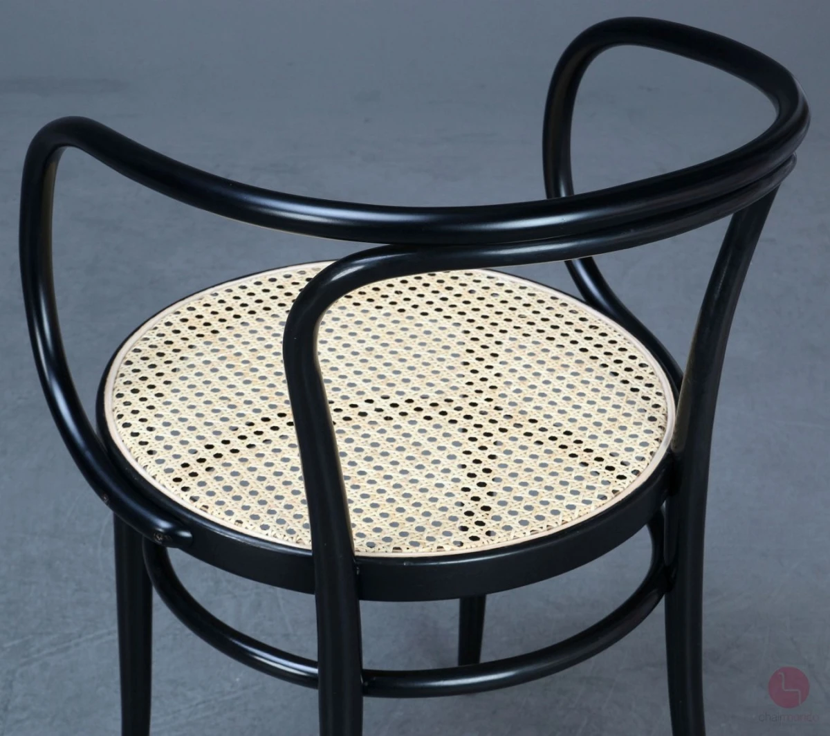 Thonet 209 Kaffeehaus Stuhl mit Wiener Geflecht in Schwarz gebraucht