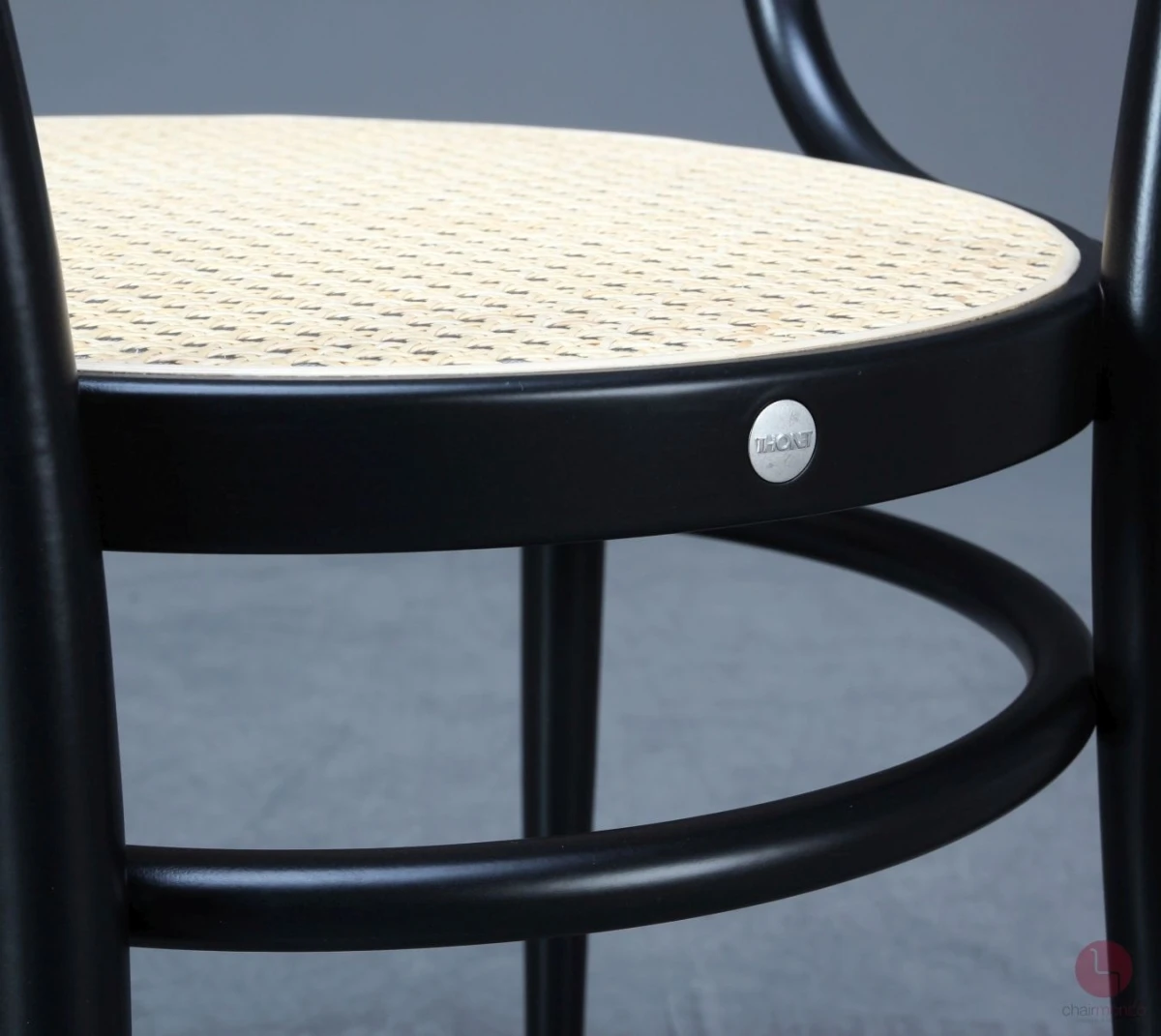 Thonet 209 Bugholzstuhl Schwarz mit neuem Geflecht + Stützgewebe Thonet 209 Bugholzstuhl Schwarz mit neuem Geflecht + Stützgewebe