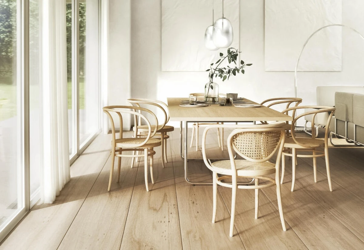 Thonet 209 Sühle in Ausführung Buche Natur um einen Tisch platziert - 6 für 5 Aktion Thonet 209 Sühle in Ausführung Buche Natur um einen Tisch platziert - 6 für 5 Aktion