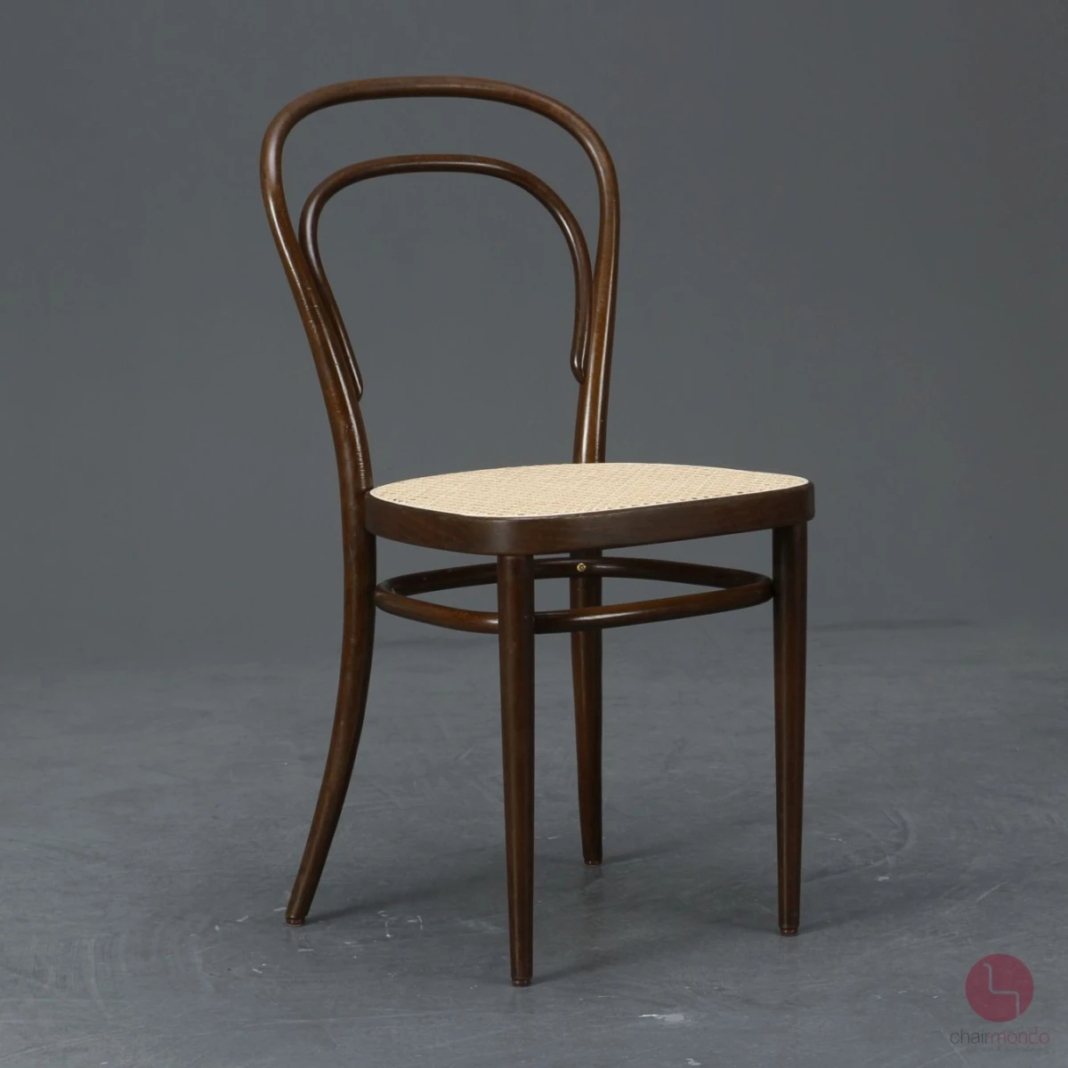 Thonet 214 Nussbaum Braun Bugholzstuhl mit neuem Geflecht gebraucht Thonet 214 Nussbaum Braun Bugholzstuhl mit neuem Geflecht gebraucht