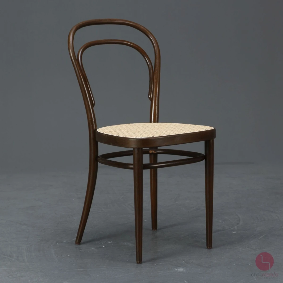Thonet 214 Nussbaum Braun Bugholzstuhl mit neuem Geflecht gebraucht Thonet 214 Nussbaum Braun Bugholzstuhl mit neuem Geflecht gebraucht