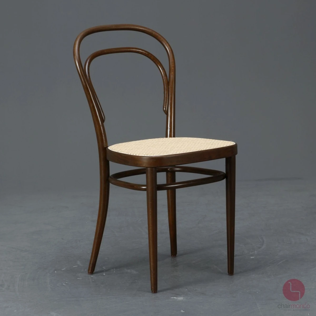 Thonet 214 Nussbaum Braun Bugholzstuhl mit neuem Geflecht gebraucht Thonet 214 Nussbaum Braun Bugholzstuhl mit neuem Geflecht gebraucht