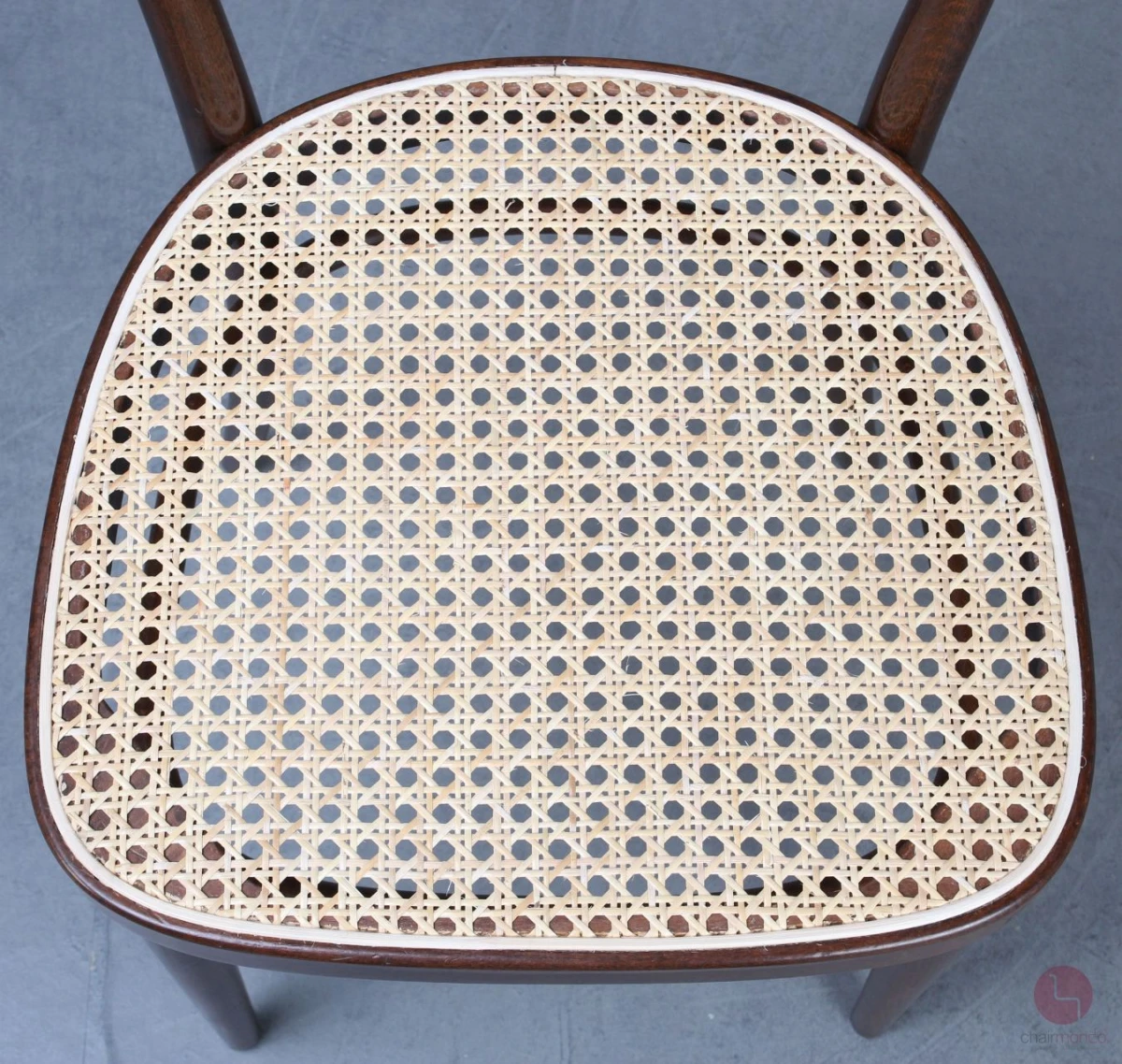 Thonet 214 Kaffeehaus Stuhl in Braun mit neuem Geflecht