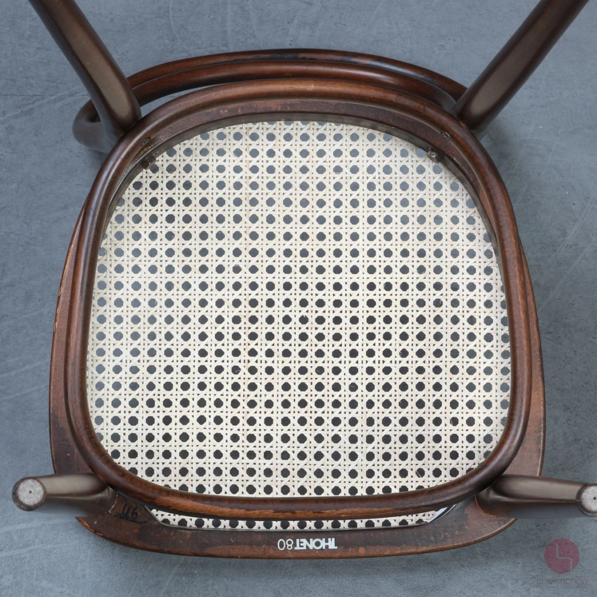 Thonet 214 Kaffeehaus Stuhl in Braun mit neuem Geflecht