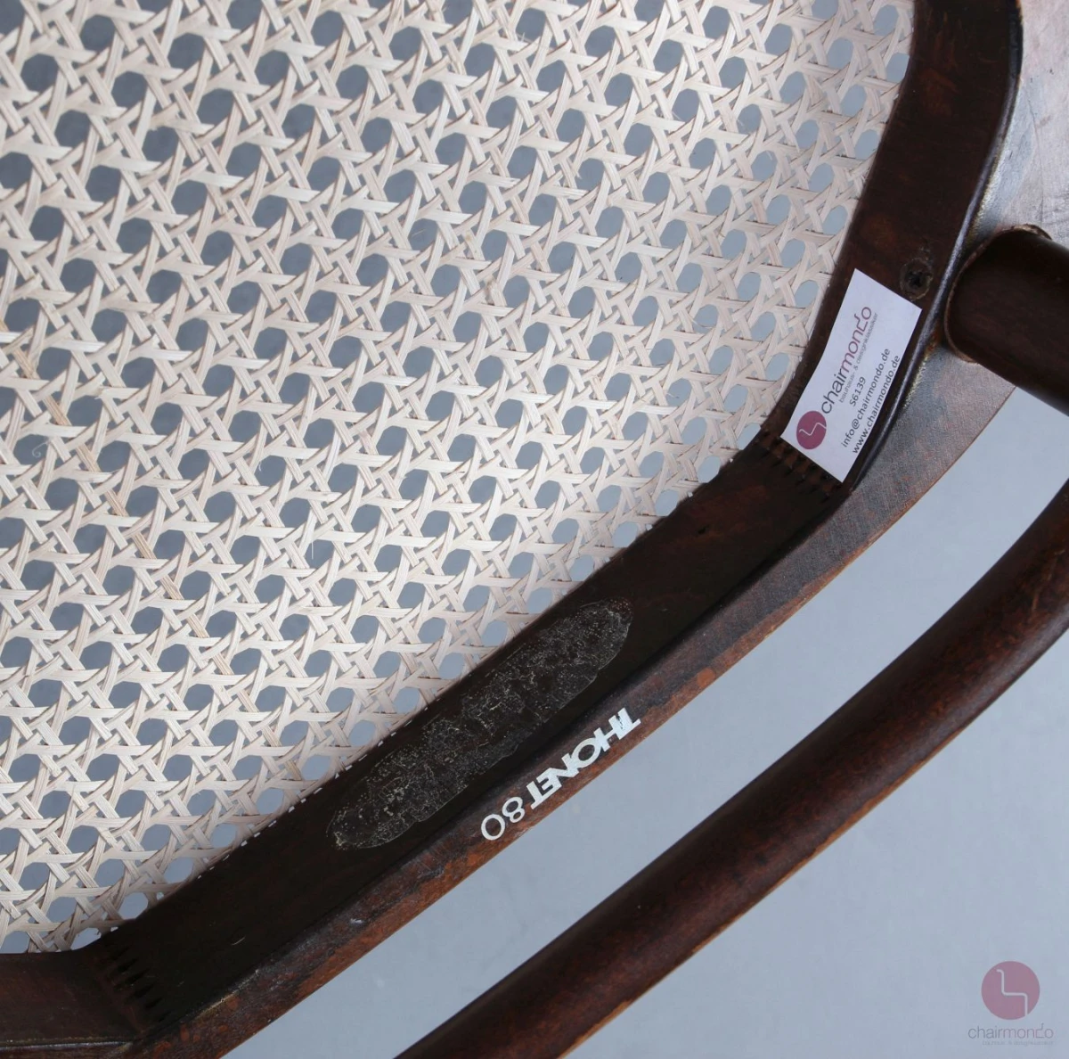 Thonet 214 Kaffeehaus Stuhl in Braun mit neuem Geflecht