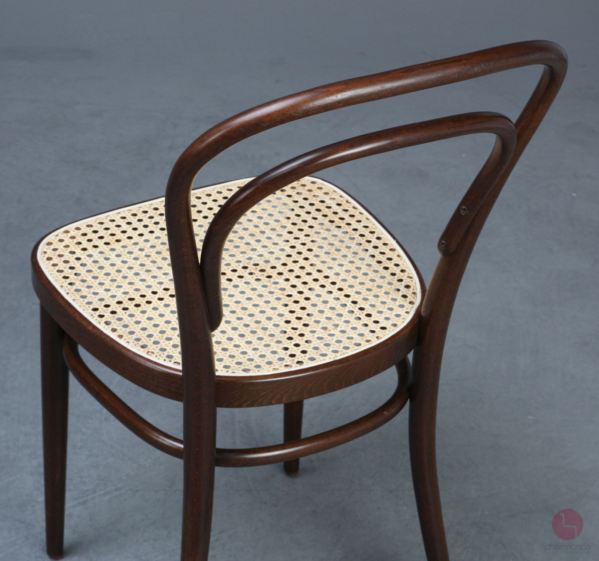 Thonet 214 Kaffeehaus Stuhl in Braun mit neuem Geflecht