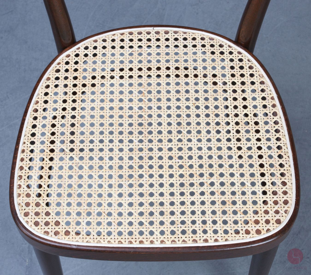 Thonet 214 Kaffeehaus Stuhl in Braun mit neuem Geflecht