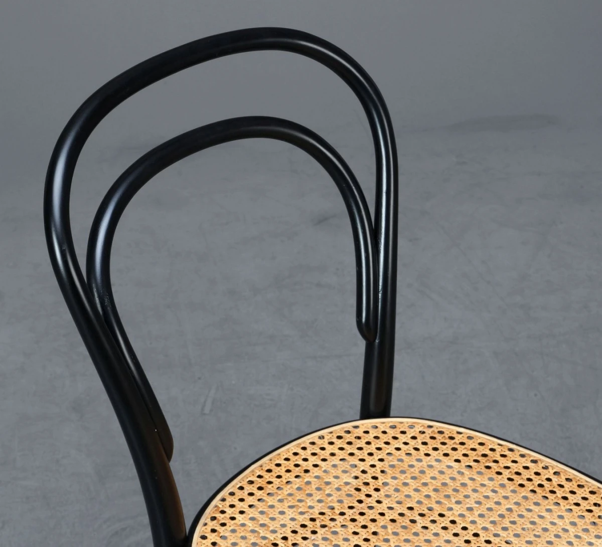 Thonet 214 Bugholz Stuhl in Schwarz mit Wiener Geflecht gebraucht
