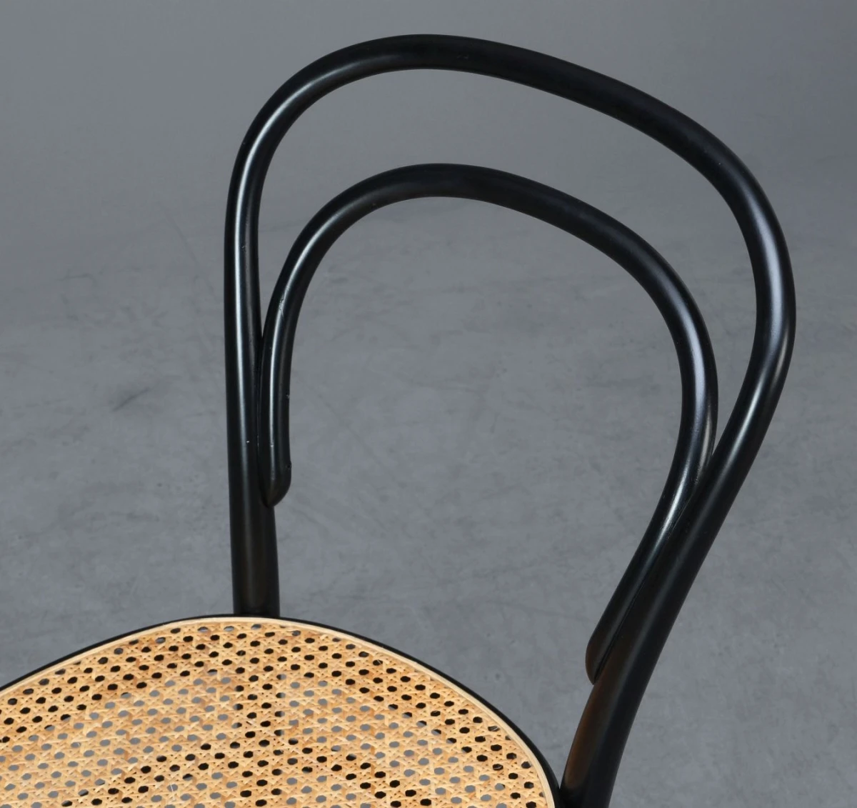 Thonet 214 Bugholz Stuhl in Schwarz mit Wiener Geflecht gebraucht