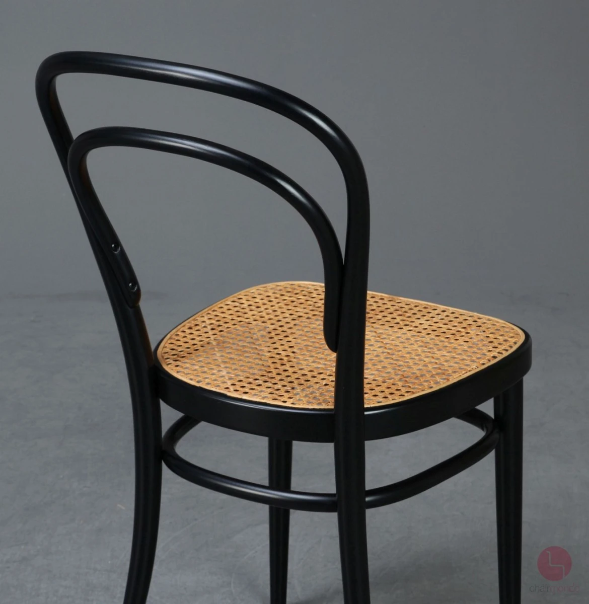 Thonet 214 in Schwarz mit schöner Patina