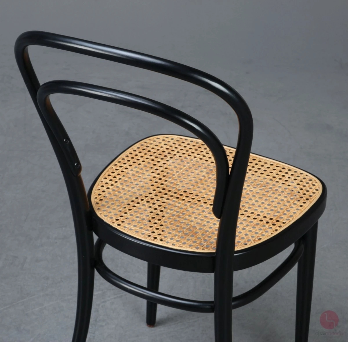Thonet 214 in Schwarz mit schöner Patina