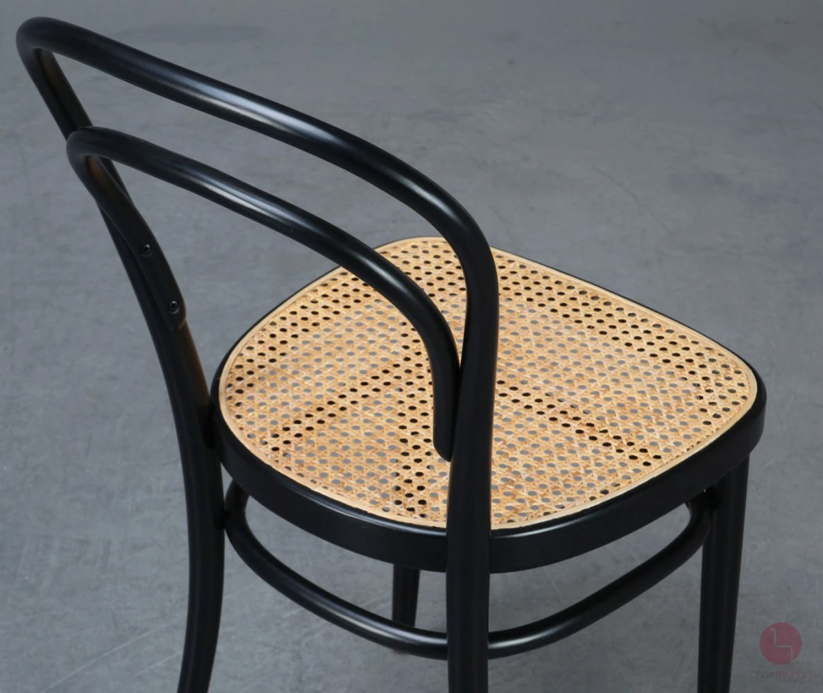 Thonet 214 in Schwarz mit schöner Patina