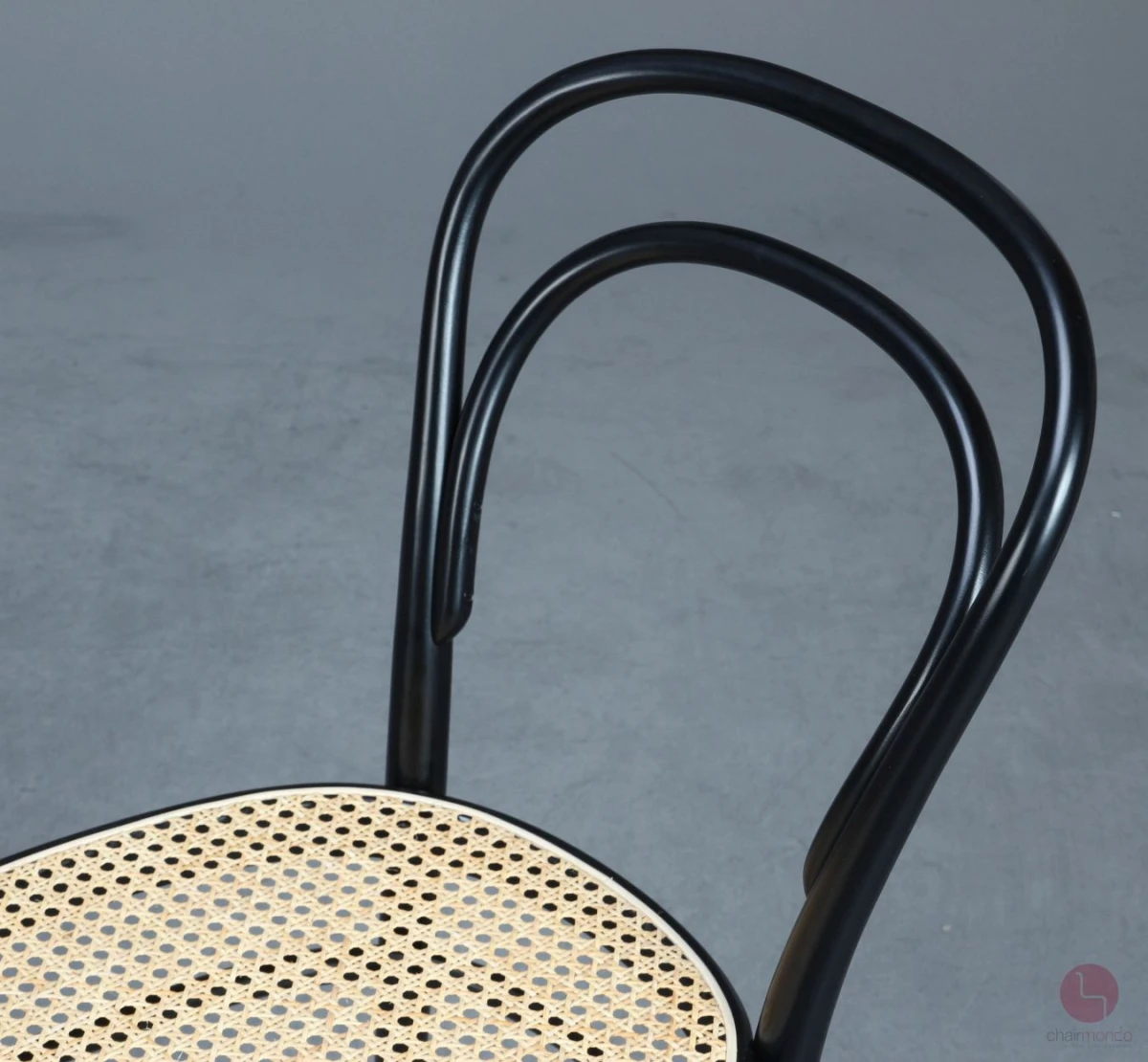 Thonet 214 Bugholz Stuhl Schwarz mit erneuertem Geflecht