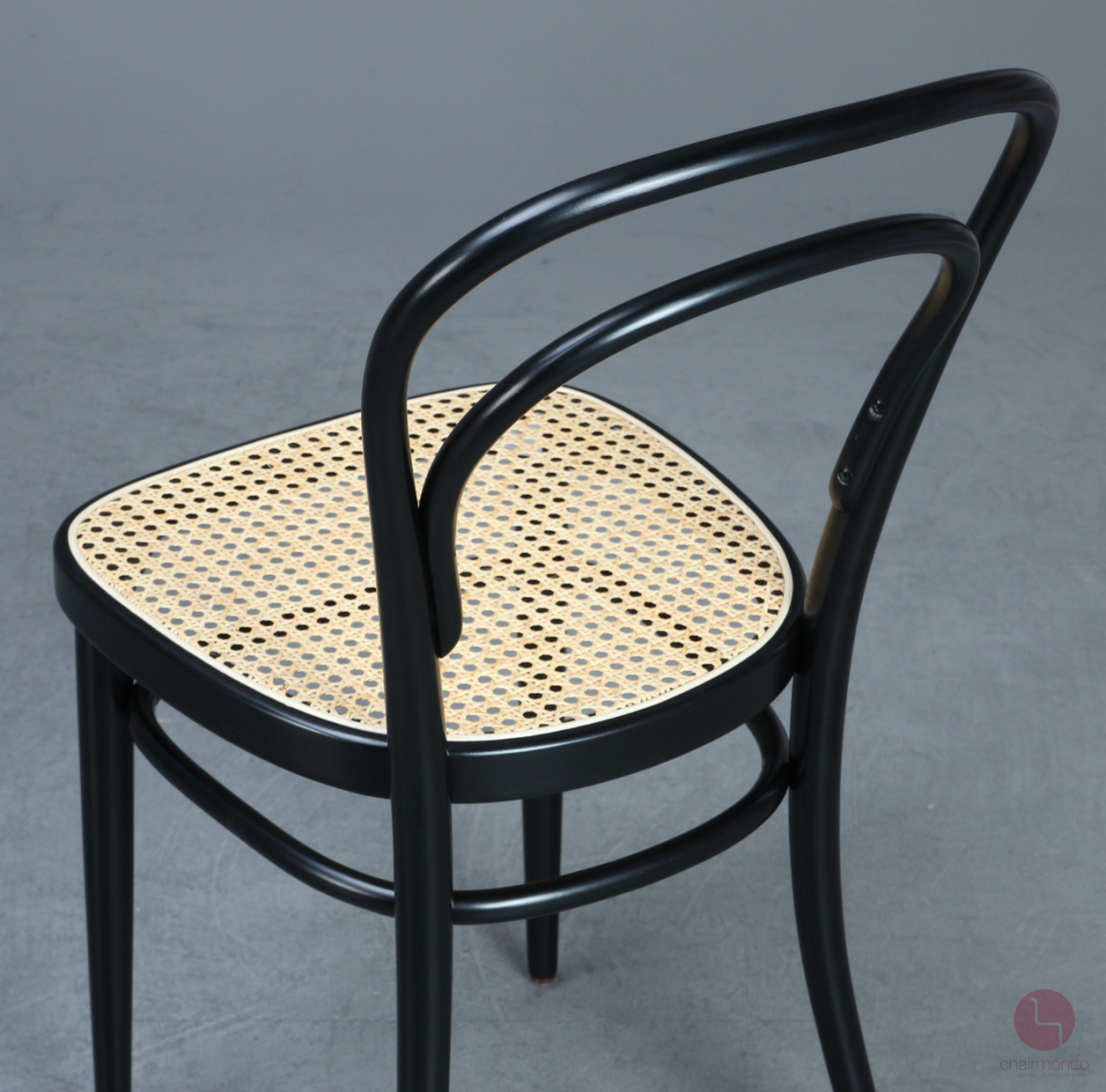 Thonet 214 Bugholz Stuhl Schwarz mit erneuertem Geflecht