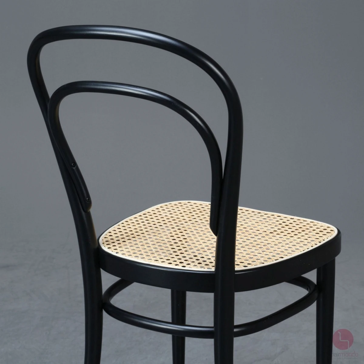 Thonet 214 Bugholz Stuhl Schwarz mit erneuertem Geflecht