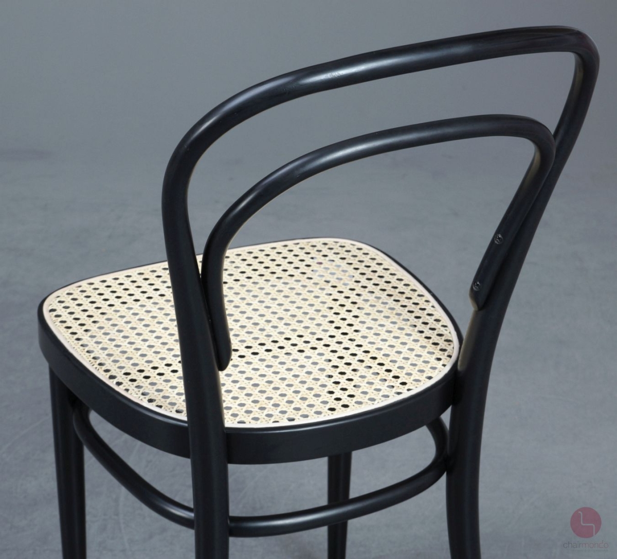 Thonet 214 Kaffehaus Stuhl in Schwarz mit neuem Wiener Geflecht gebraucht