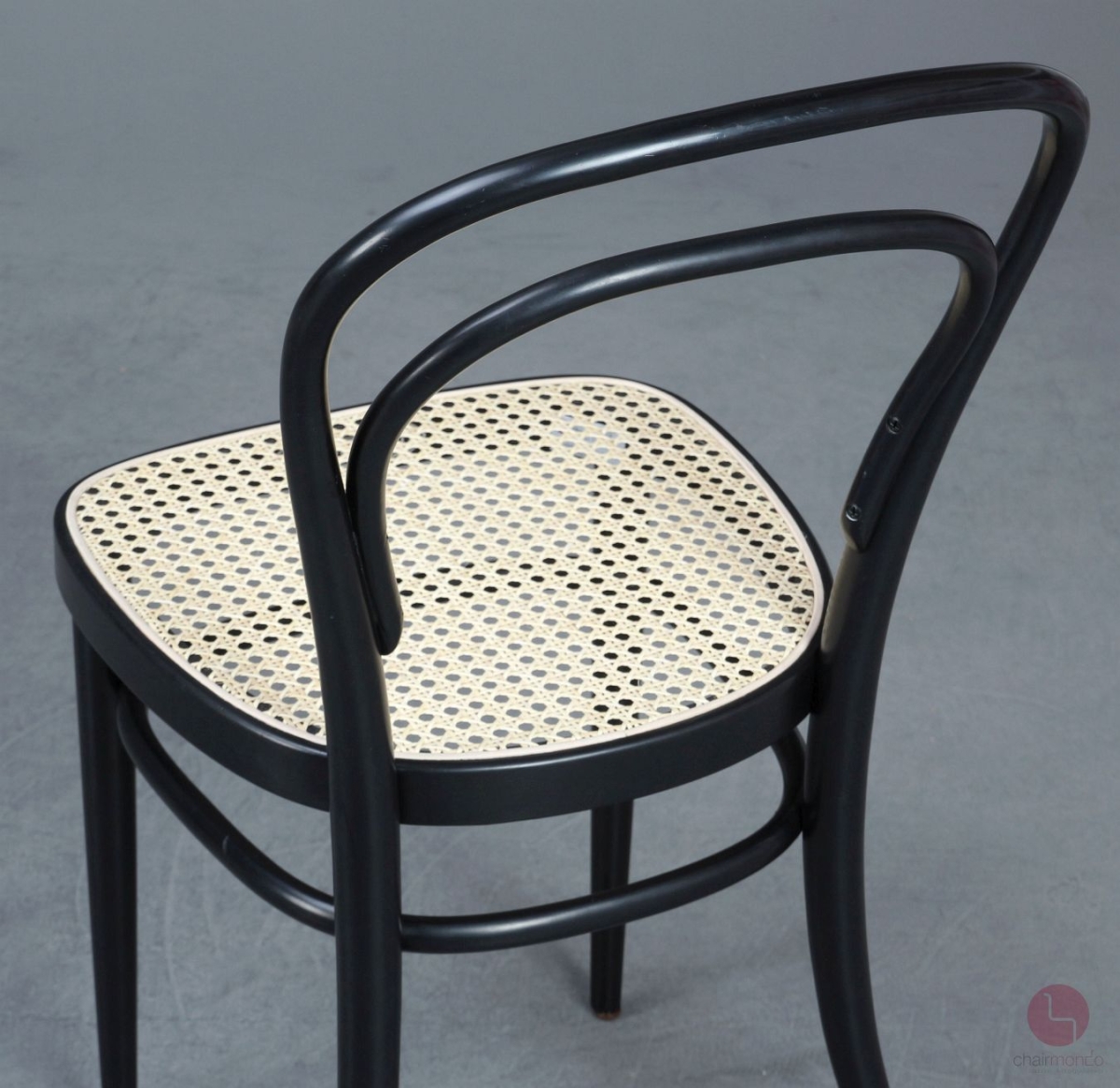 Thonet 214 Kaffehaus Stuhl in Schwarz mit neuem Wiener Geflecht gebraucht