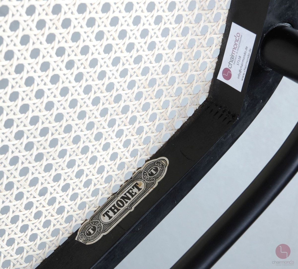 Thonet 214 Kaffehaus Stuhl in Schwarz mit neuem Wiener Geflecht gebraucht