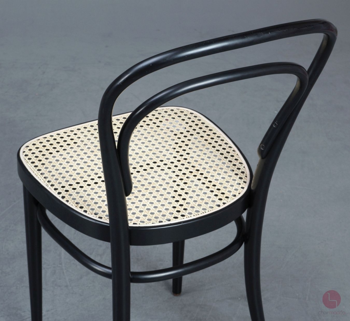Thonet 214 Kaffehaus Stuhl in Schwarz mit neuem Wiener Geflecht gebraucht