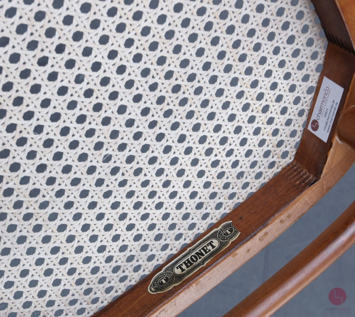 Thonet 214 Kirschbaum Braun Bugholzstuhl mit neuem Geflecht gebraucht Thonet 214 Kirschbaum Braun Bugholzstuhl mit neuem Geflecht gebraucht