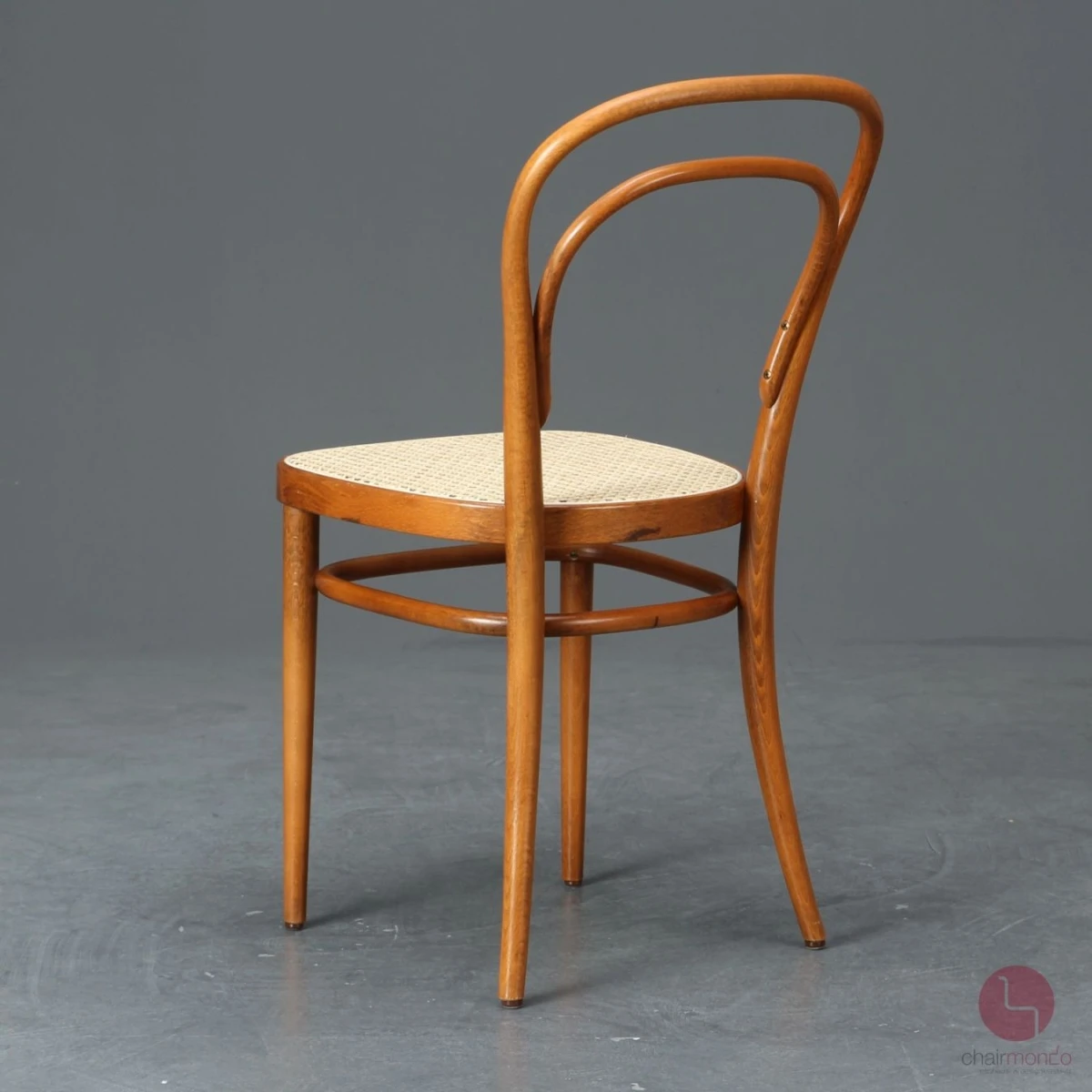 Thonet 214 Kirschbaum Braun Bugholzstuhl mit neuem Geflecht gebraucht Thonet 214 Kirschbaum Braun Bugholzstuhl mit neuem Geflecht gebraucht