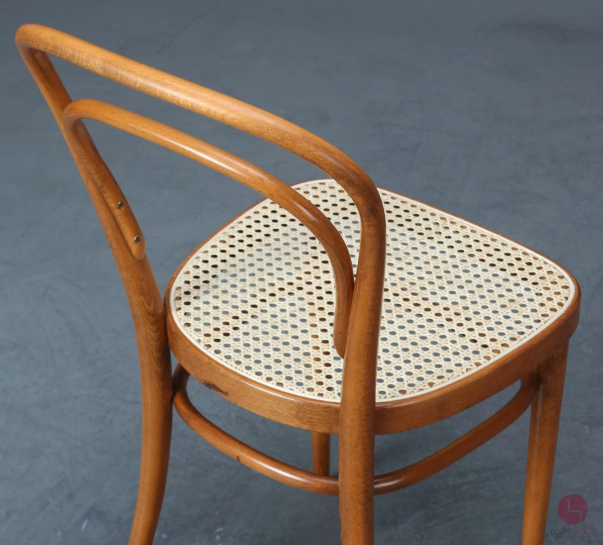 Thonet 214 Kirschbaum Braun Bugholzstuhl mit neuem Geflecht gebraucht Thonet 214 Kirschbaum Braun Bugholzstuhl mit neuem Geflecht gebraucht