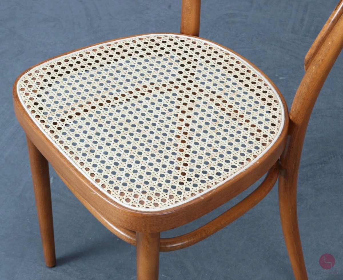 Thonet 214 Kirschbaum Braun Bugholzstuhl mit neuem Geflecht gebraucht Thonet 214 Kirschbaum Braun Bugholzstuhl mit neuem Geflecht gebraucht
