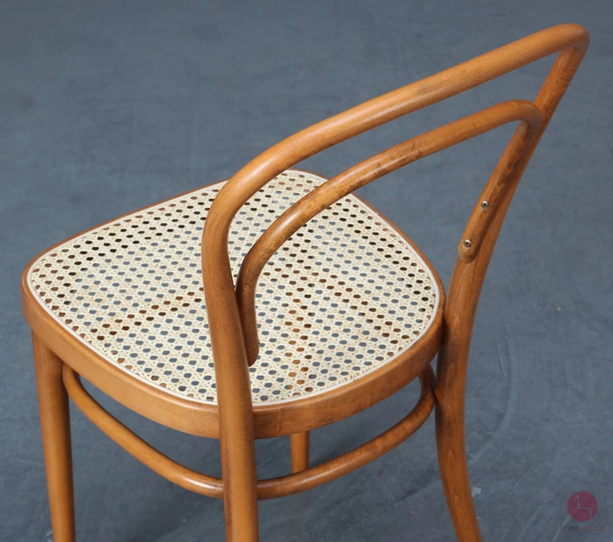 Thonet 214 Kirschbaum Braun Bugholzstuhl mit neuem Geflecht gebraucht Thonet 214 Kirschbaum Braun Bugholzstuhl mit neuem Geflecht gebraucht