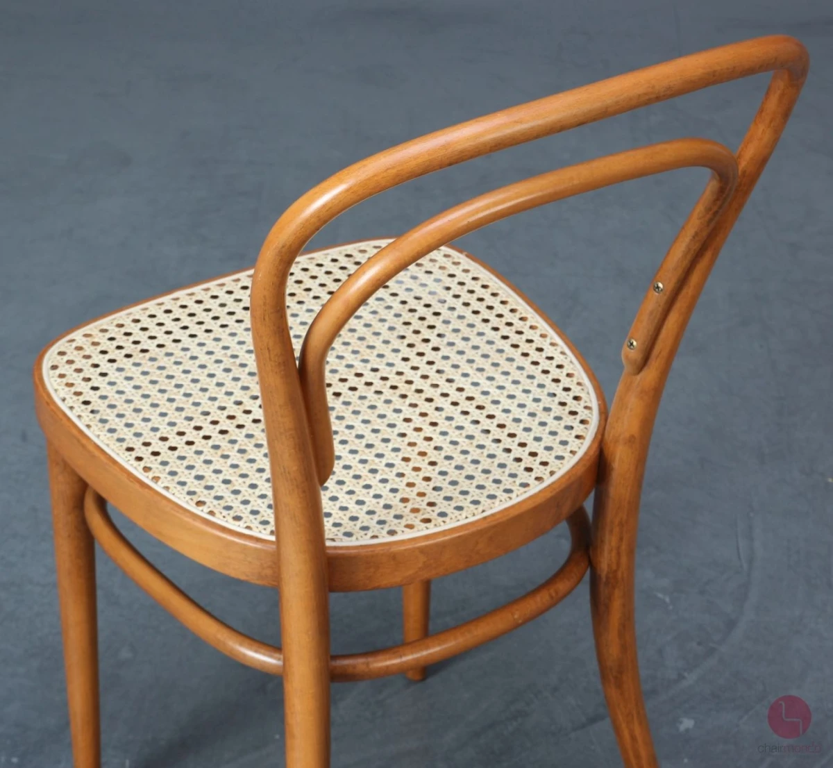Thonet 214 Kirschbaum Braun Bugholzstuhl mit neuem Geflecht gebraucht Thonet 214 Kirschbaum Braun Bugholzstuhl mit neuem Geflecht gebraucht