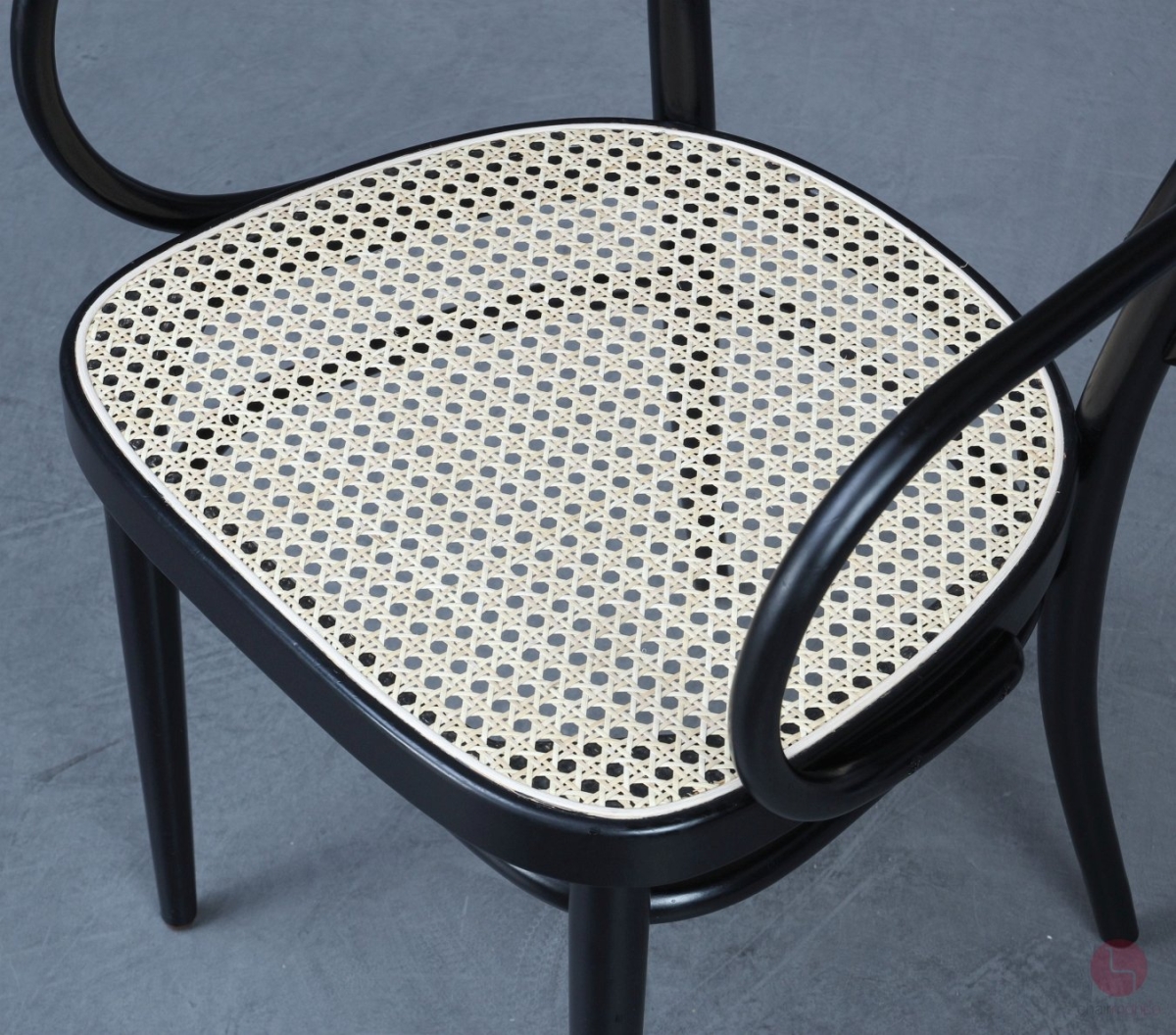 Thonet 214 F Kaffeehausstuhl Schwarz mit Wiener Geflecht gebraucht