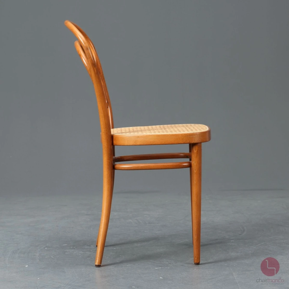 Thonet 214 Kirschbaum Braun Bugholzstuhl mit Patina Geflecht gebraucht Thonet 214 Kirschbaum Braun Bugholzstuhl mit Patina Geflecht gebraucht