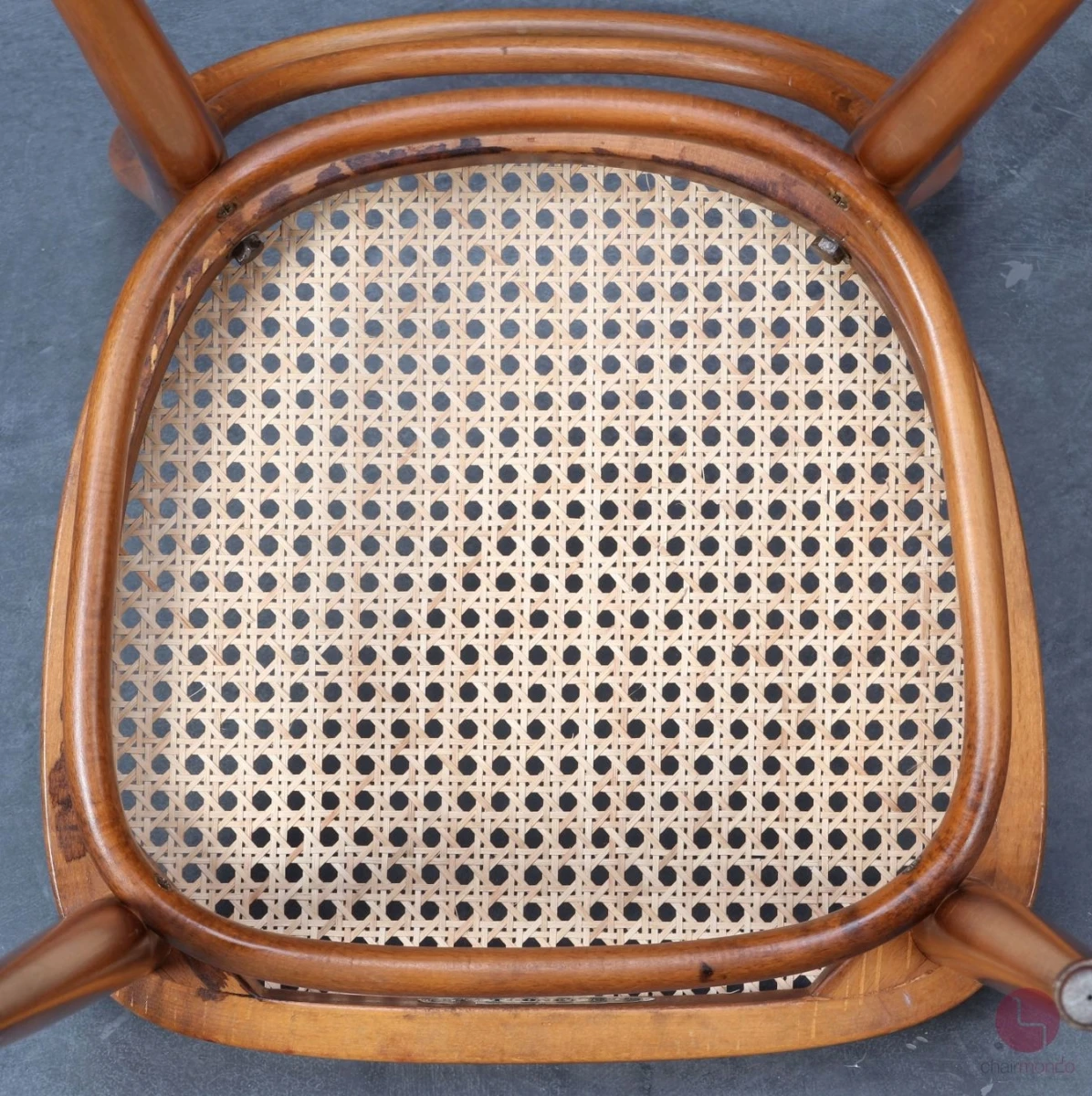 Thonet 214 Kirschbaum Braun Bugholzstuhl mit Patina Geflecht gebraucht Thonet 214 Kirschbaum Braun Bugholzstuhl mit Patina Geflecht gebraucht