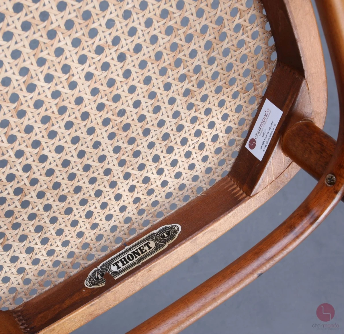 Thonet 214 Kirschbaum Braun Bugholzstuhl mit Patina Geflecht gebraucht Thonet 214 Kirschbaum Braun Bugholzstuhl mit Patina Geflecht gebraucht