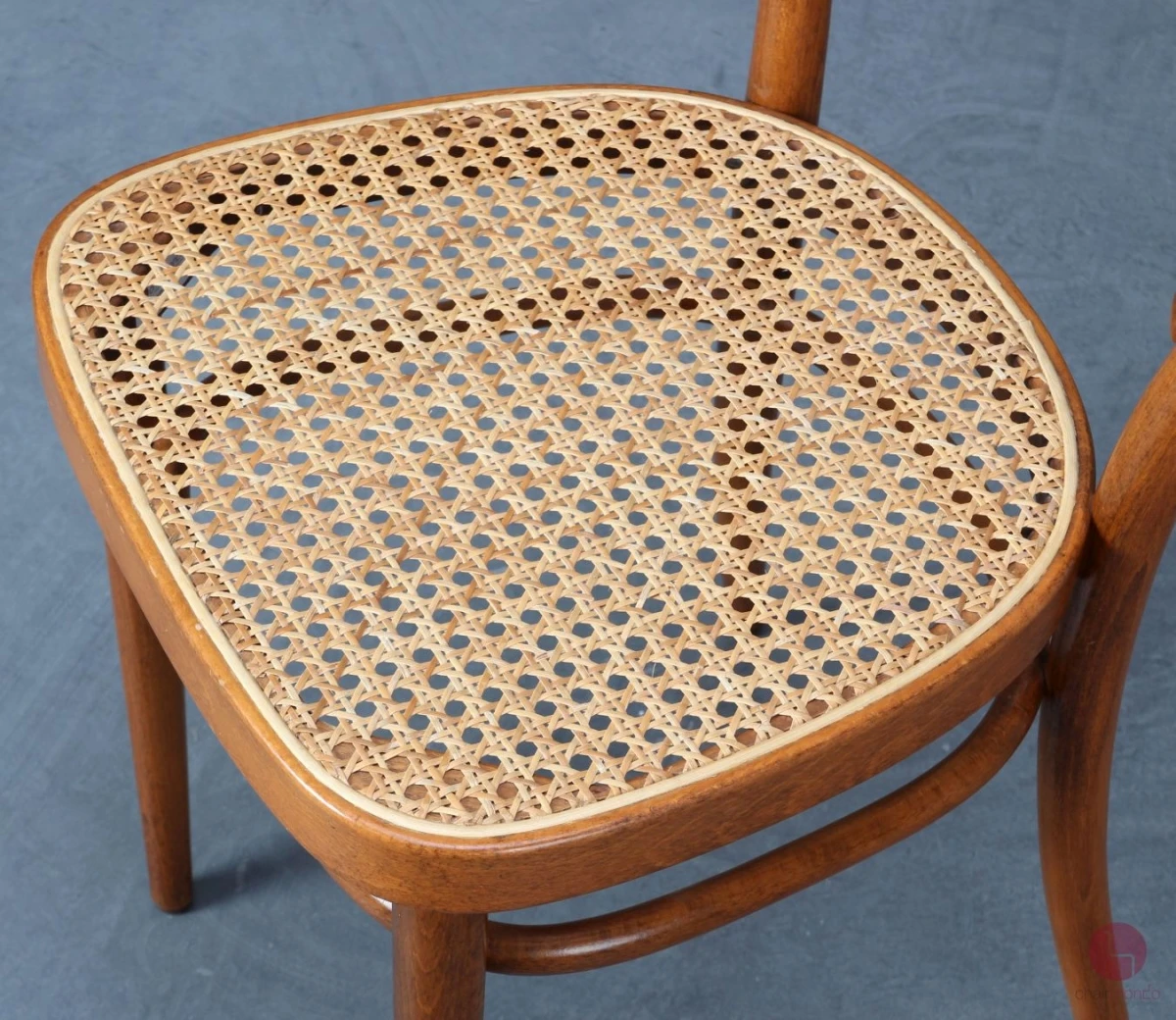 Thonet 214 Kirschbaum Braun Bugholzstuhl mit Patina Geflecht gebraucht Thonet 214 Kirschbaum Braun Bugholzstuhl mit Patina Geflecht gebraucht