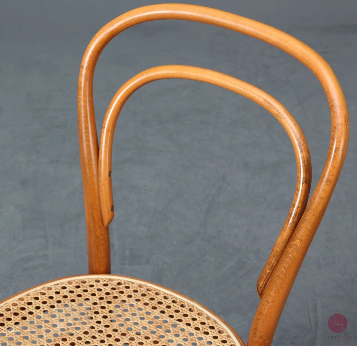 Thonet 214 Kirschbaum Braun Bugholzstuhl mit Patina Geflecht gebraucht Thonet 214 Kirschbaum Braun Bugholzstuhl mit Patina Geflecht gebraucht
