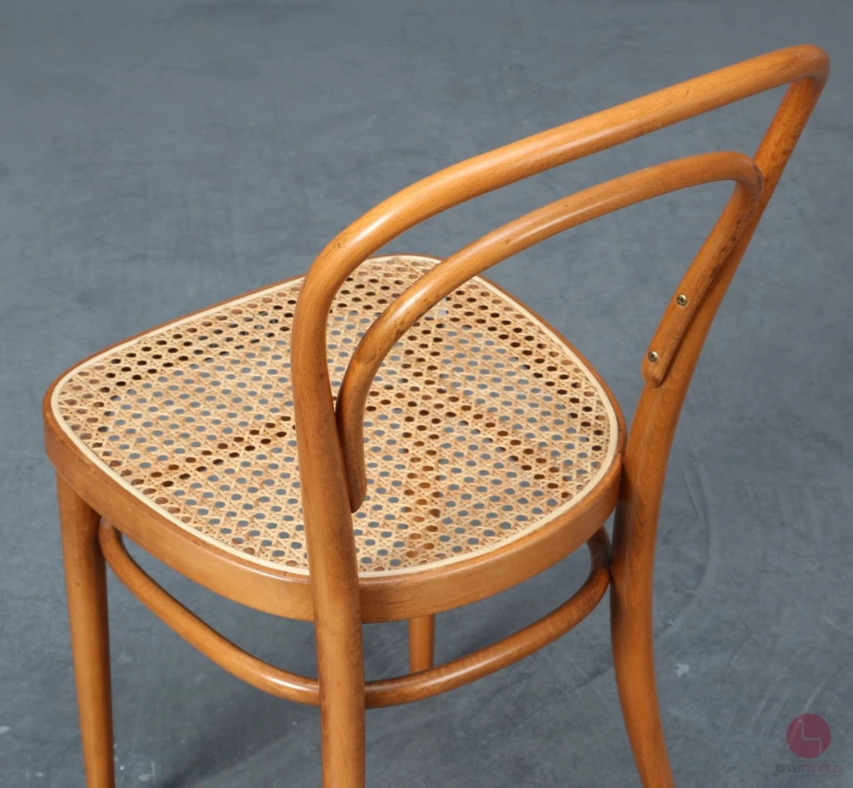 Thonet 214 Kirschbaum Braun Bugholzstuhl mit Patina Geflecht gebraucht Thonet 214 Kirschbaum Braun Bugholzstuhl mit Patina Geflecht gebraucht