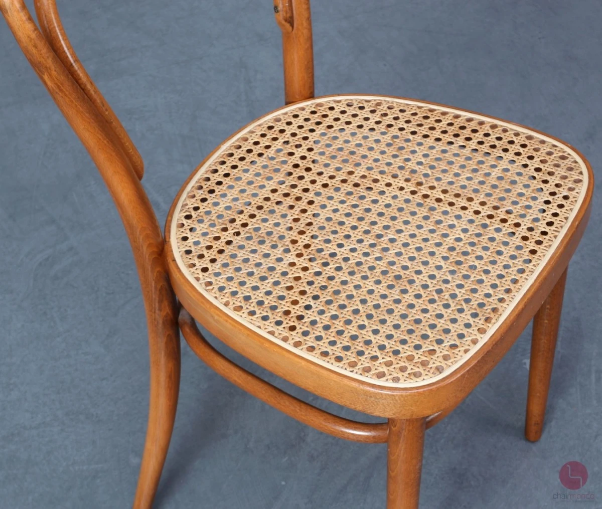 Thonet 214 Kirschbaum Braun Bugholzstuhl mit Patina Geflecht gebraucht Thonet 214 Kirschbaum Braun Bugholzstuhl mit Patina Geflecht gebraucht