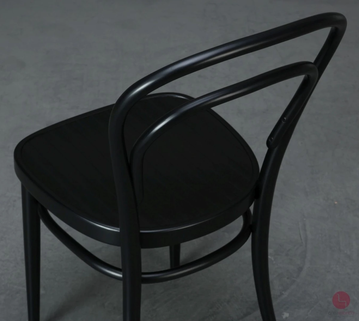 Thonet 214 M Schwarz Bugholzstuhl mit Muldensitz gebraucht Thonet 214 M Schwarz Bugholzstuhl mit Muldensitz gebraucht