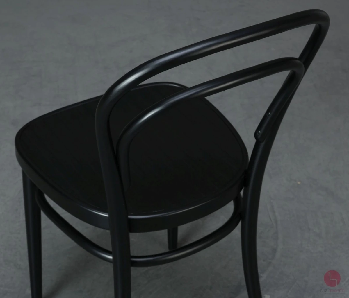 Thonet 214 M Schwarz Bugholzstuhl mit Muldensitz gebraucht Thonet 214 M Schwarz Bugholzstuhl mit Muldensitz gebraucht