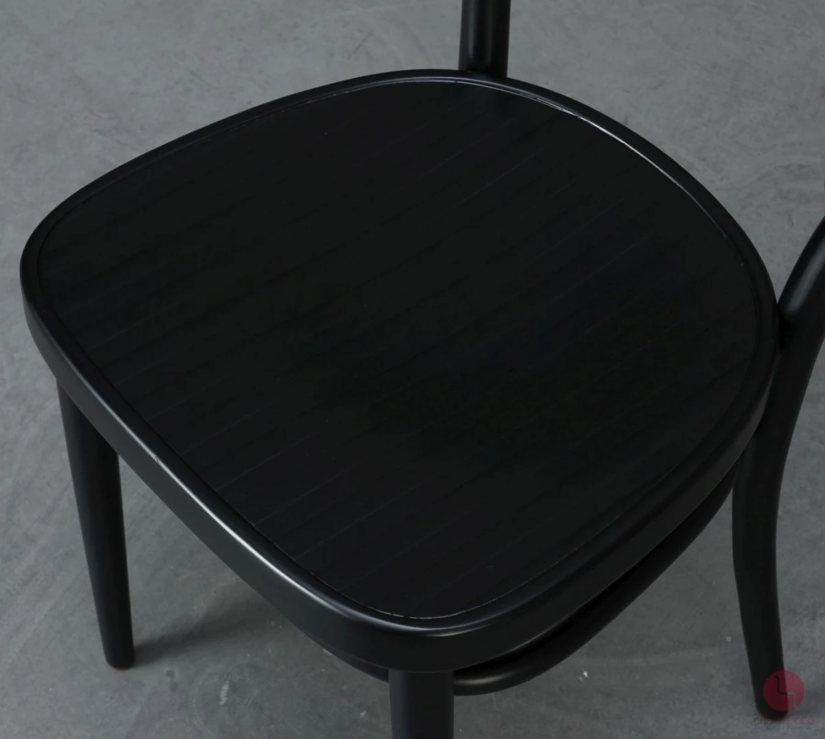 Thonet 214 M Schwarz Bugholzstuhl mit Muldensitz gebraucht Thonet 214 M Schwarz Bugholzstuhl mit Muldensitz gebraucht