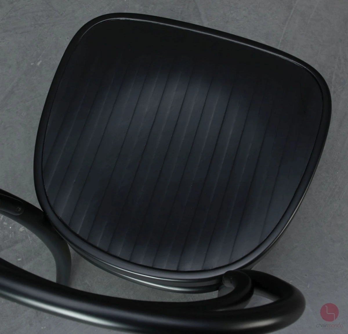 Thonet 214 M Schwarz Bugholzstuhl mit Muldensitz gebraucht Thonet 214 M Schwarz Bugholzstuhl mit Muldensitz gebraucht