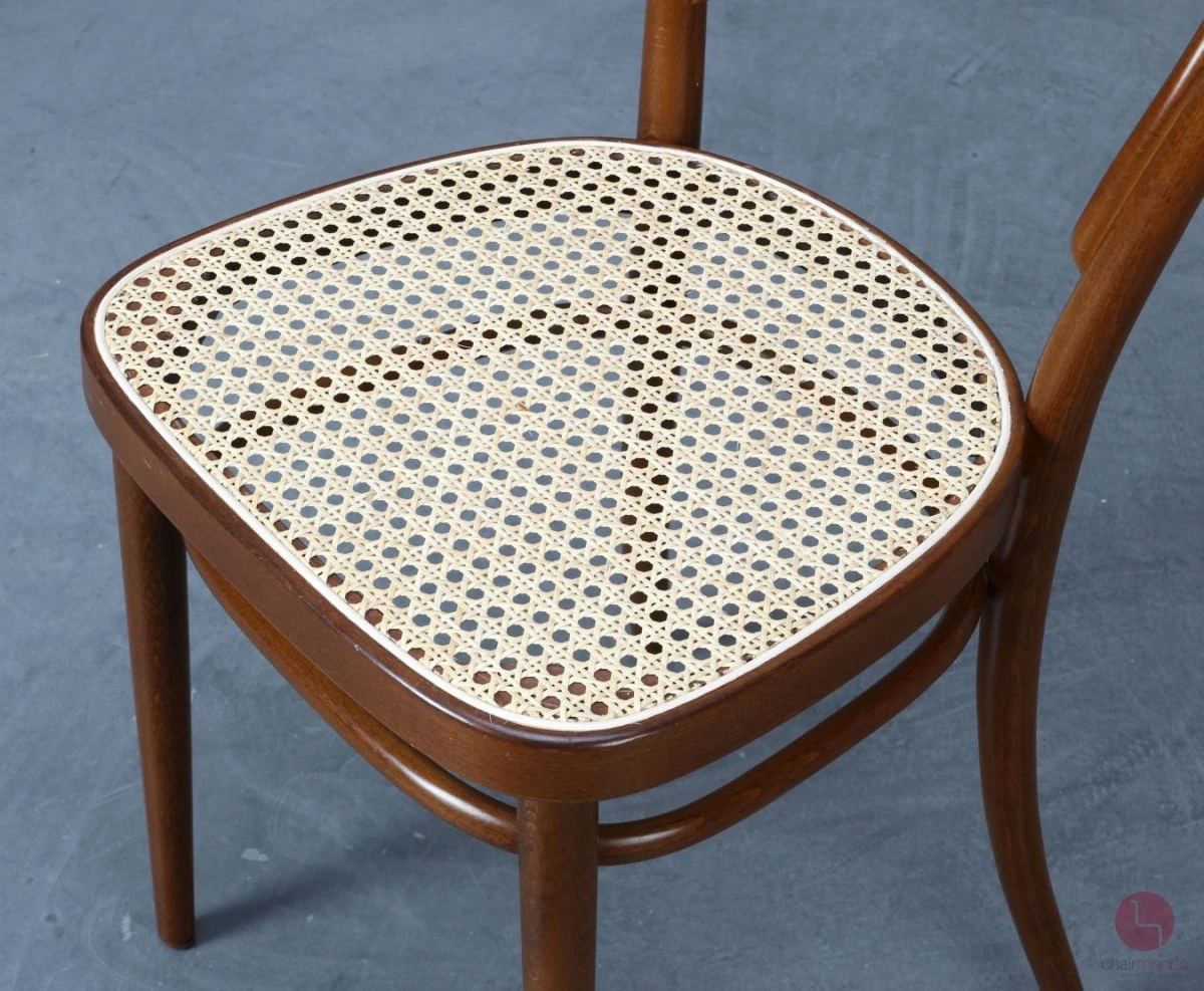 Thonet 214 Nussbaum Braun Bugholzstuhl mit neuem Geflecht gebraucht Thonet 214 Nussbaum Braun Bugholzstuhl mit neuem Geflecht gebraucht